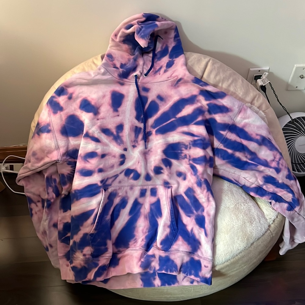 sweatshirt tie dye